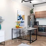 Apartmán Viru, 2-bedroom With Parking By Ca