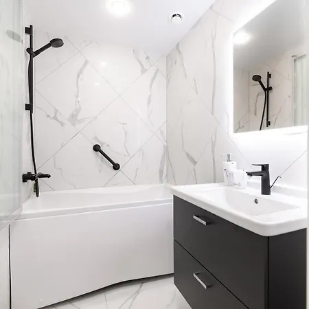 New Chic 2-bed At Viru By Centralapartments